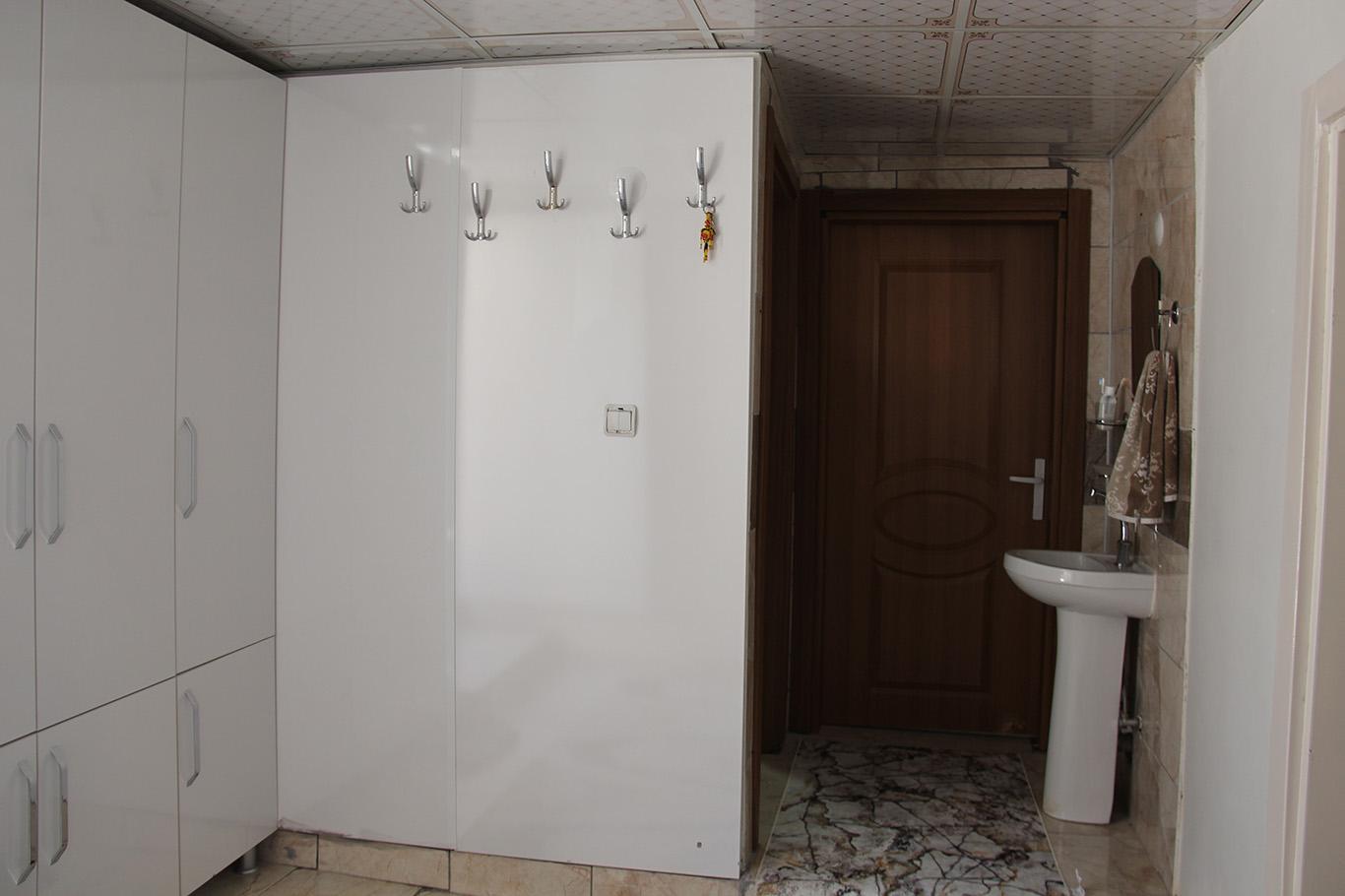 Yetimler Vakfı, Diyarbakır'da mağdur ailenin evini tadilattan geçirdi